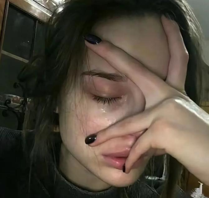 我家二妹结婚第三天，婆婆就跟二妹要回20.8万彩礼，二妹没答应。老公以离婚相要挟