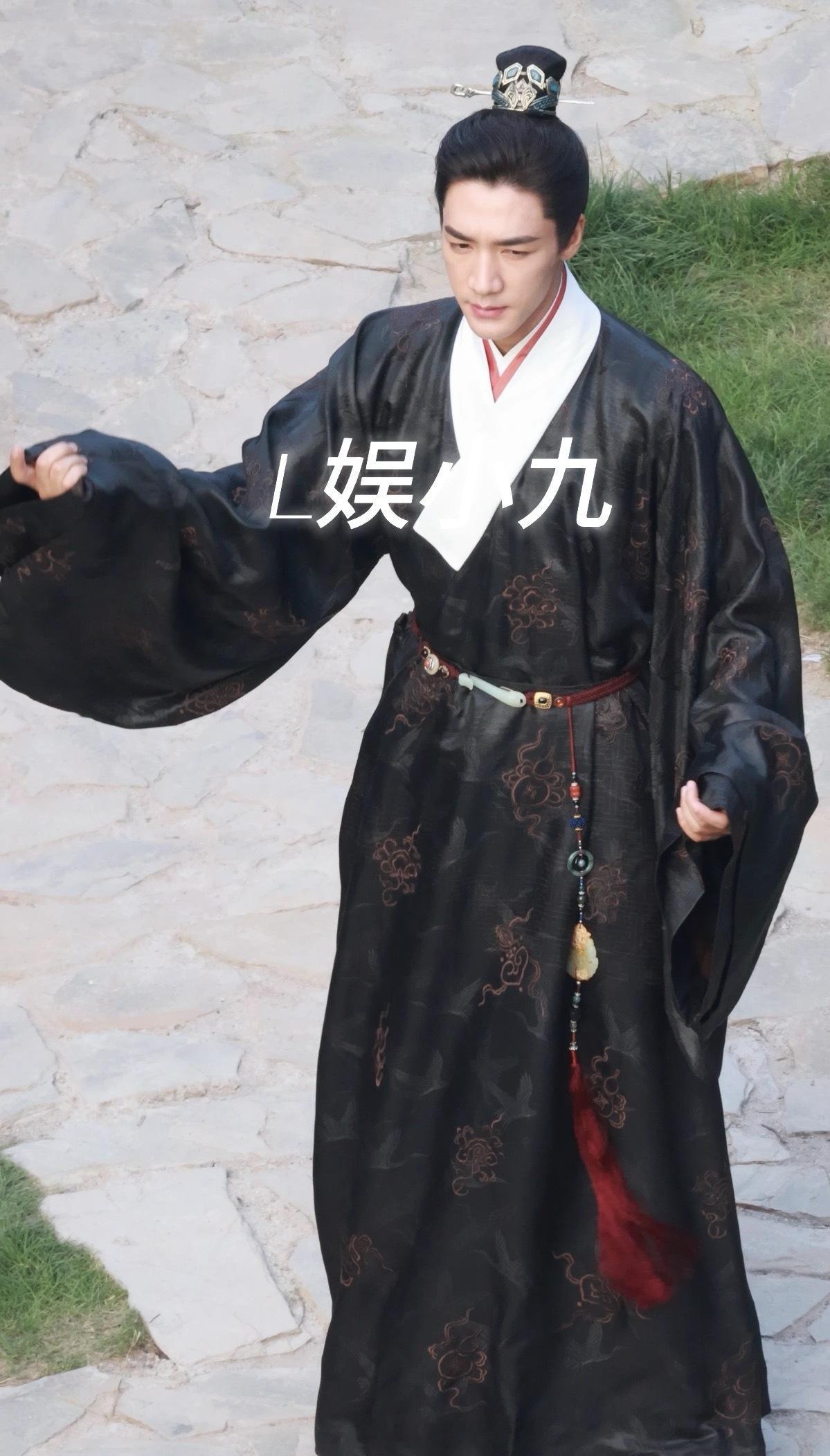 安平喜乐[超话]此沙良陈美锦 今日内搭走戏 路透图频 比手势[来] ​​​