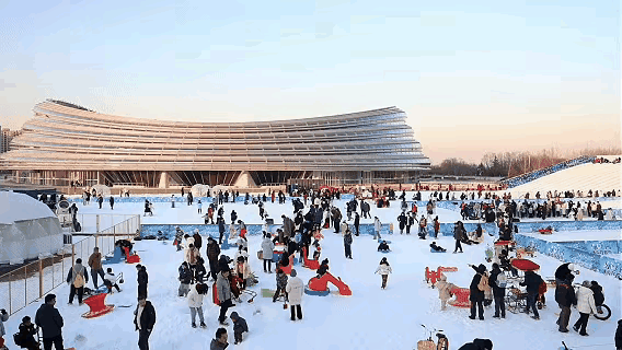 冰雪热力深观察｜冰雪经济“燃”起来 激活消费新动能

冬天的寒冷似乎从未阻挡过人