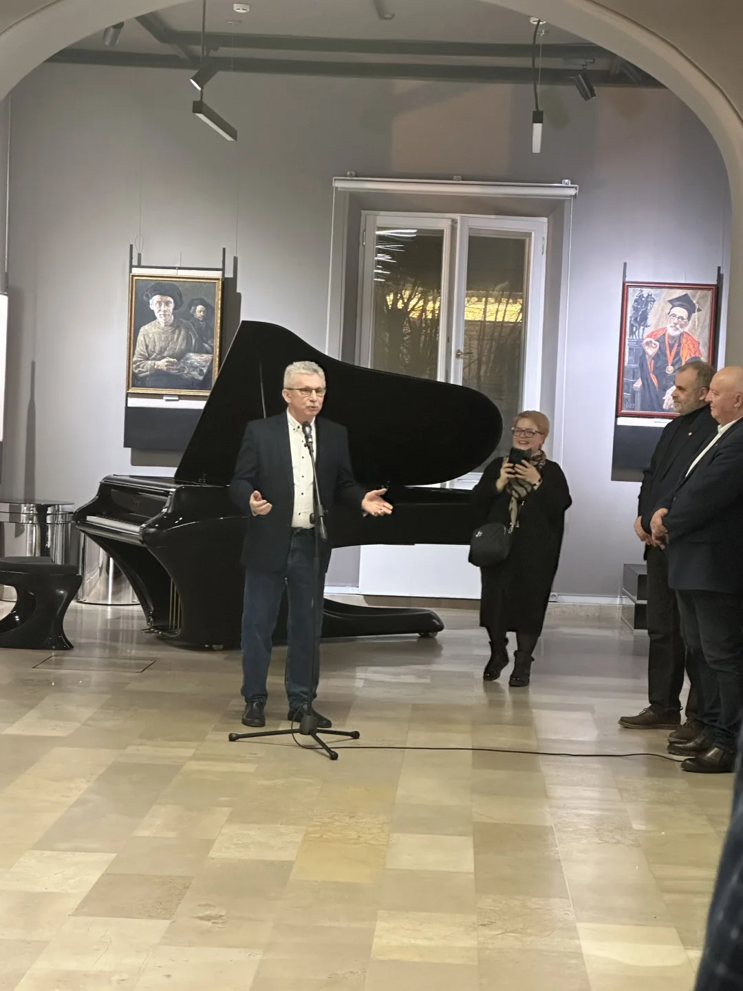 俄罗斯美协会员роман Вильна