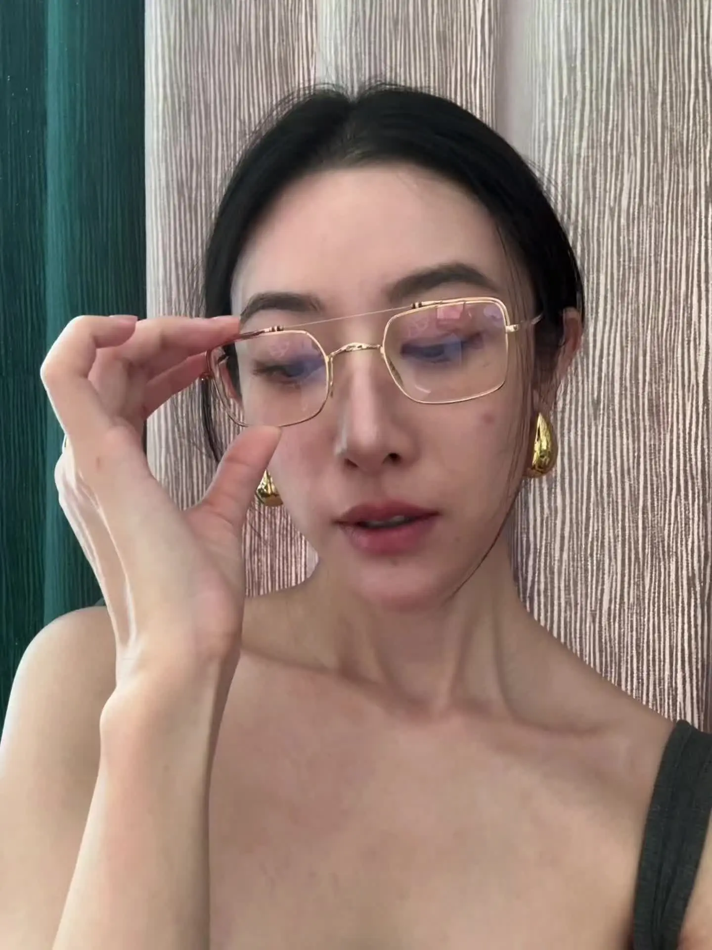 白天所有快乐都吻了上来👄。