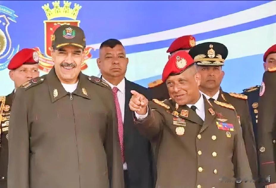 出卖马杜罗的不是一个内奸，而是一整批“内奸”！
看到马杜罗那个军事基地被端的消息