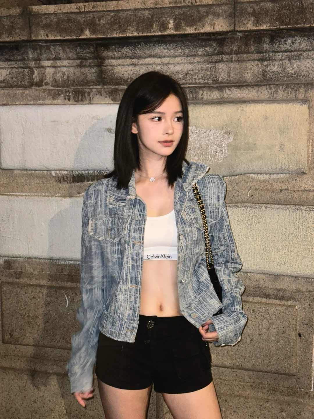 尝试了下新构图