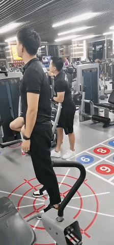 当健身房里来了一个女生……