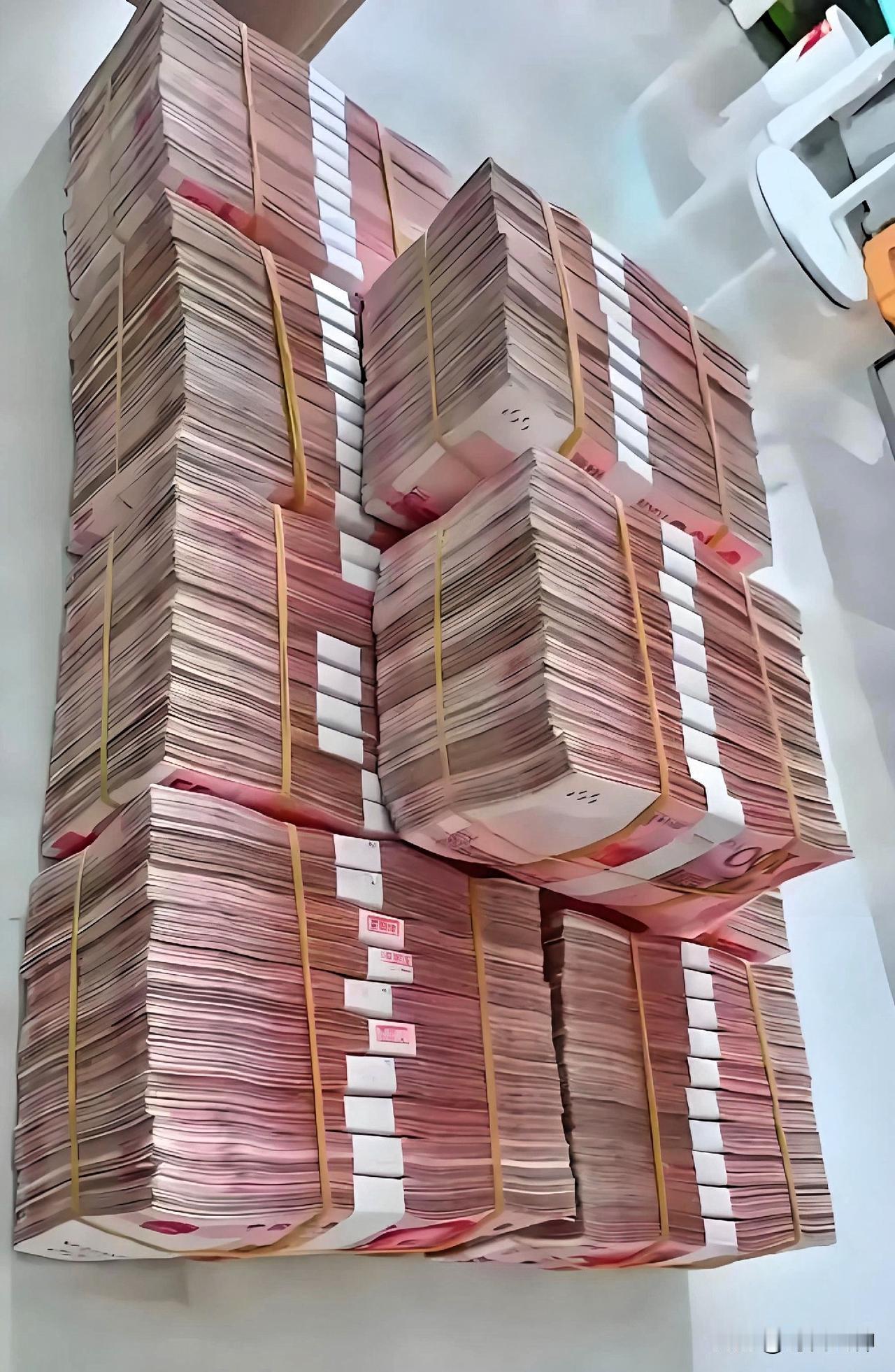 见者发财！
钱是有灵性的，你相信什么，它就往哪里去。
愿你马年财运亨通，正财稳定