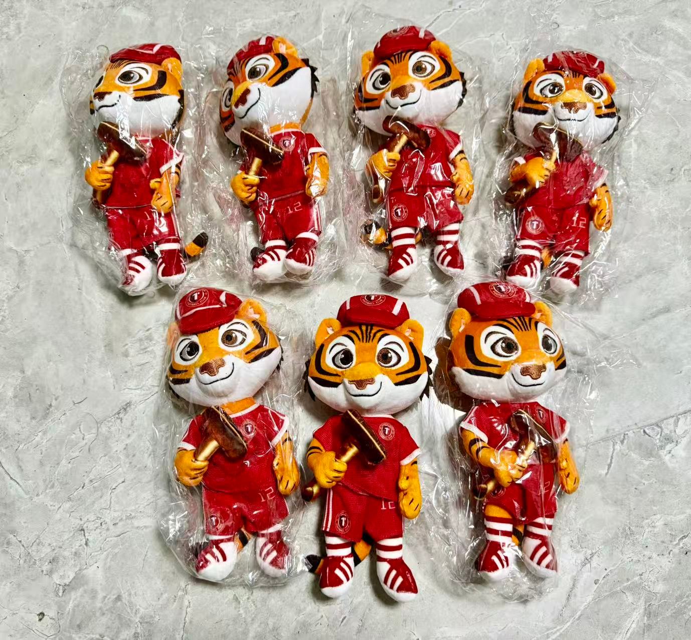 收集了一堆吉祥物，大老虎