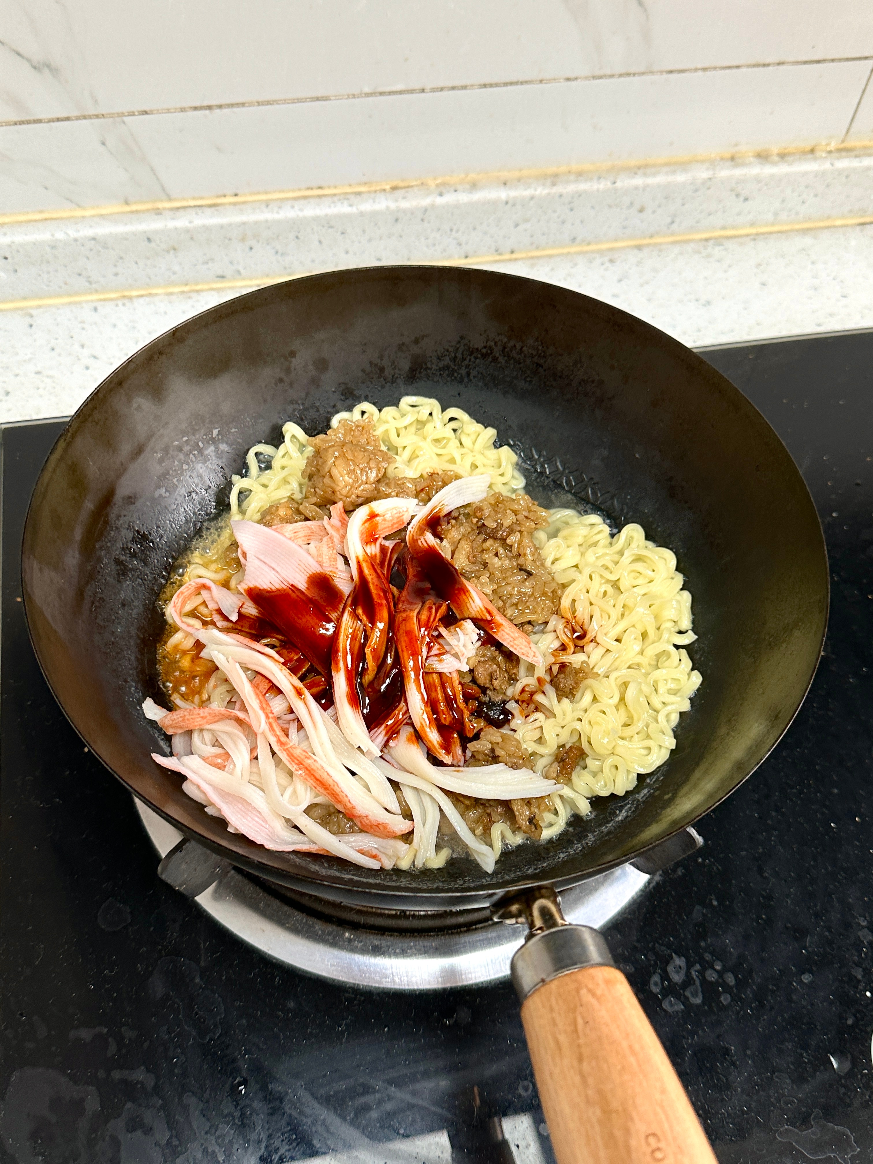 #粽子版马克定食# 🦛的卤肉粽好好吃，也很适合拿来diy！！！蟹柳我买的芝士味