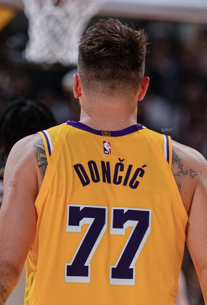 NBA官网最新一期 MVP 实力榜单：东子跌至第五1. 亚历山大2. 约基奇3.