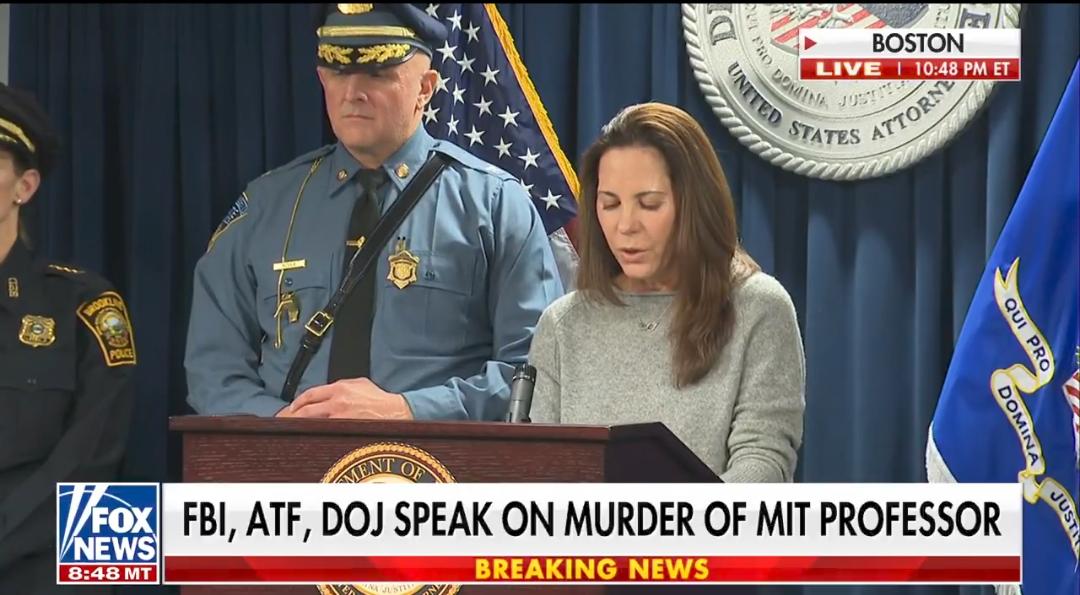 新闻快讯——联邦检察官当局表示，布朗大学枪击案的嫌疑人据称同时也是麻省理工学院（