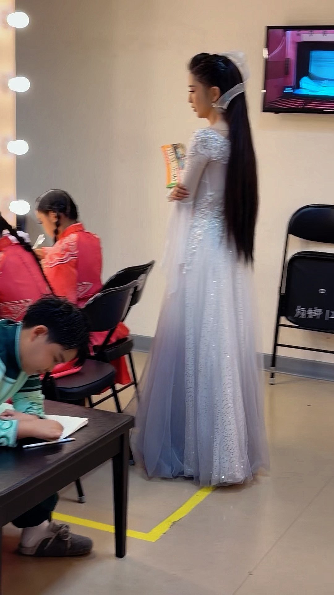 董璇董璇让粉丝相亲带上小酒窝董璇真的好温柔啊！！还要相亲的时候把小酒窝带上把把关