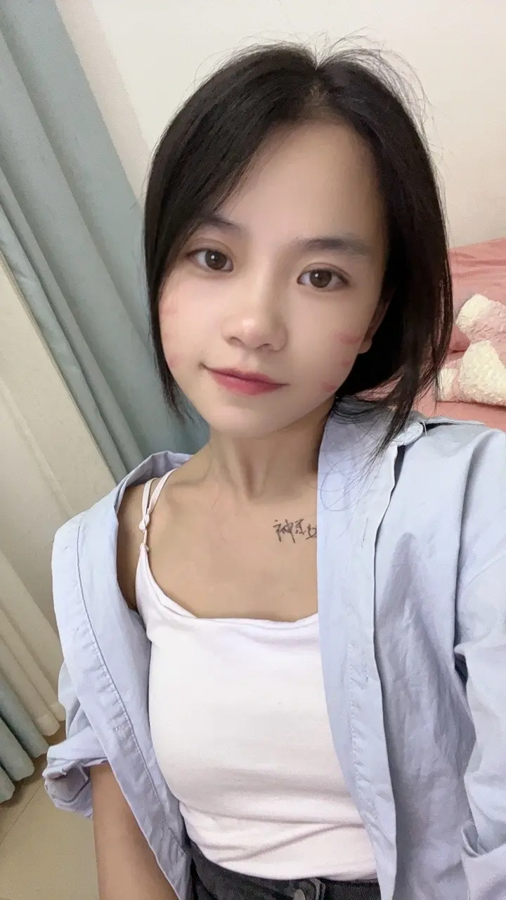 有的人察觉你不高兴，就会想尽办法来逗你笑，一次次把支离破碎的你拼好，总...