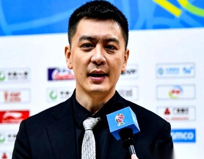 说白了，这球就输在一个“累”字上。
一个人，当牛做马扛着全队跑了35分钟，铁人也