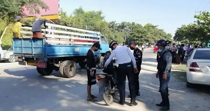 缅甸曼德勒单双号限行又严查了！大量车辆被查扣