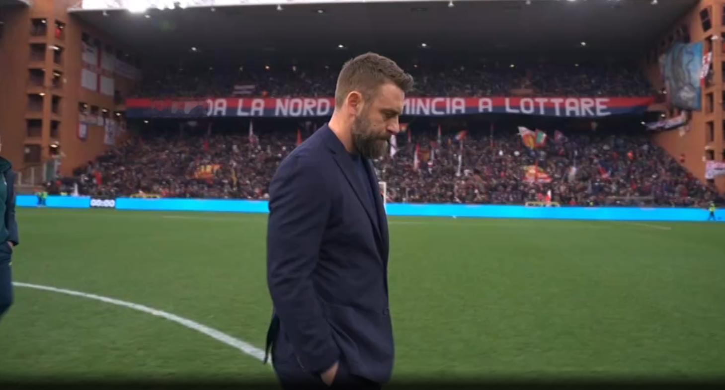 热那亚不换门将真别想保级…莱亚利现在场场送，吃完红牌回来接着送，如果搞不定佩林或