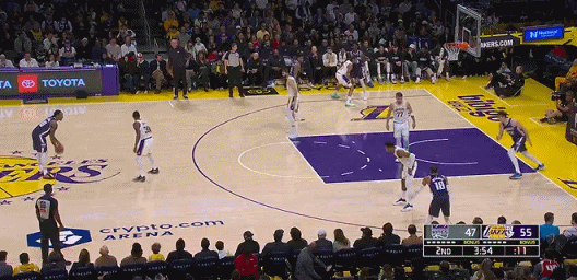 急停干拔跳投~！！！ 