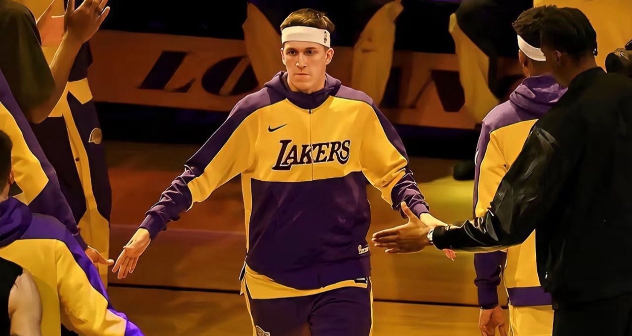 敏感话题，里夫斯本赛季是否打替补的深度思考1. 下份合同的顾虑我们都知道里夫斯正