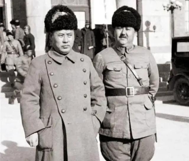 1949年初，蒋介石得知傅作义起义已成定局，这时他为了减少损失决定派飞机到北平接