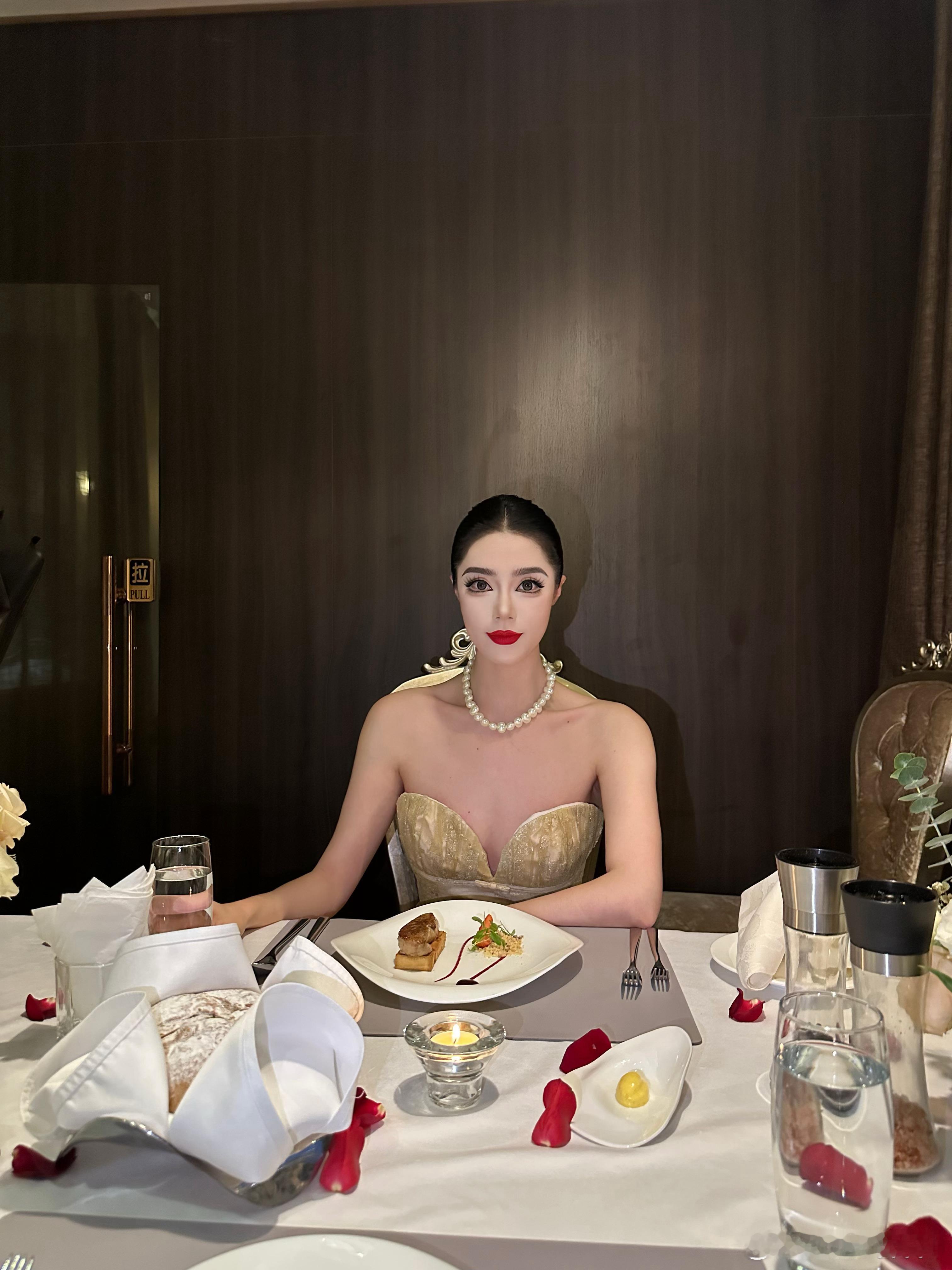 结婚8周年纪念日～一起生活的第八年 彼此已经达成一种相处模式叫既和你互补又和你相