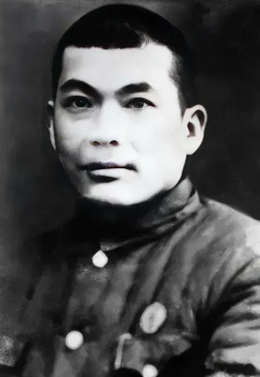 1941年，牛子龙杀掉了军统豫站站长，没过多久，上级请他喝酒，想借机除掉他，牛子