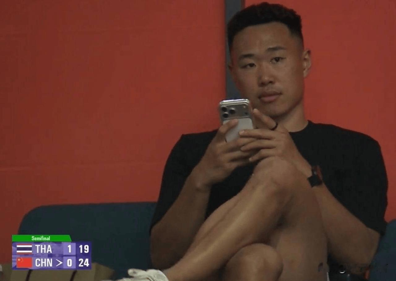 男篮国手质疑教练组选人存在异议！

近日，篮球评论员管维佳在节目中曝出，有现役男