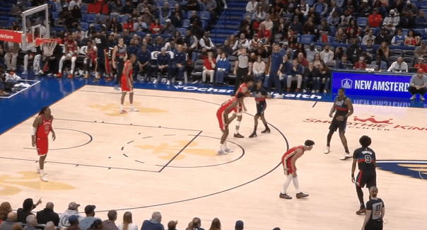 杜伦观察：疯狂掠夺篮板&施展面框技术，高效20+15率队取胜图1奥萨尔突破转身小