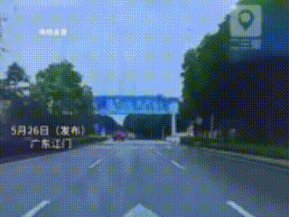 这位理想汽车车主是因为生性就是自私自利的人所以才可以在参与交通时做到完全无视他人