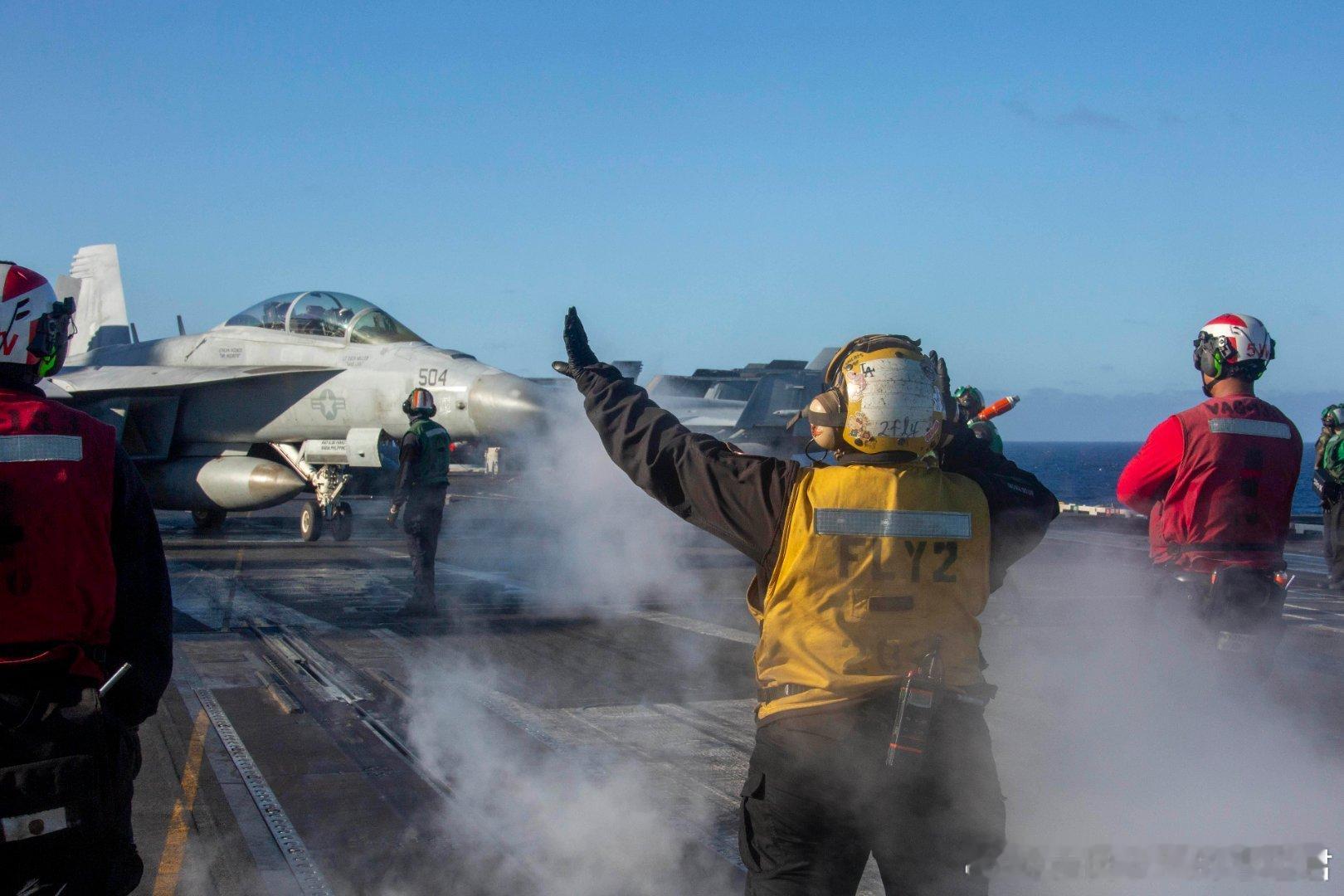 USS Abraham Lincoln (CVN 72)在太平洋 ​​​