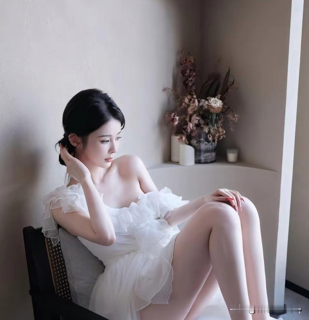 忽有故人心上过
回首山河已是秋
他朝相思同淋雪
此生也算共白头
 为什么说女人美