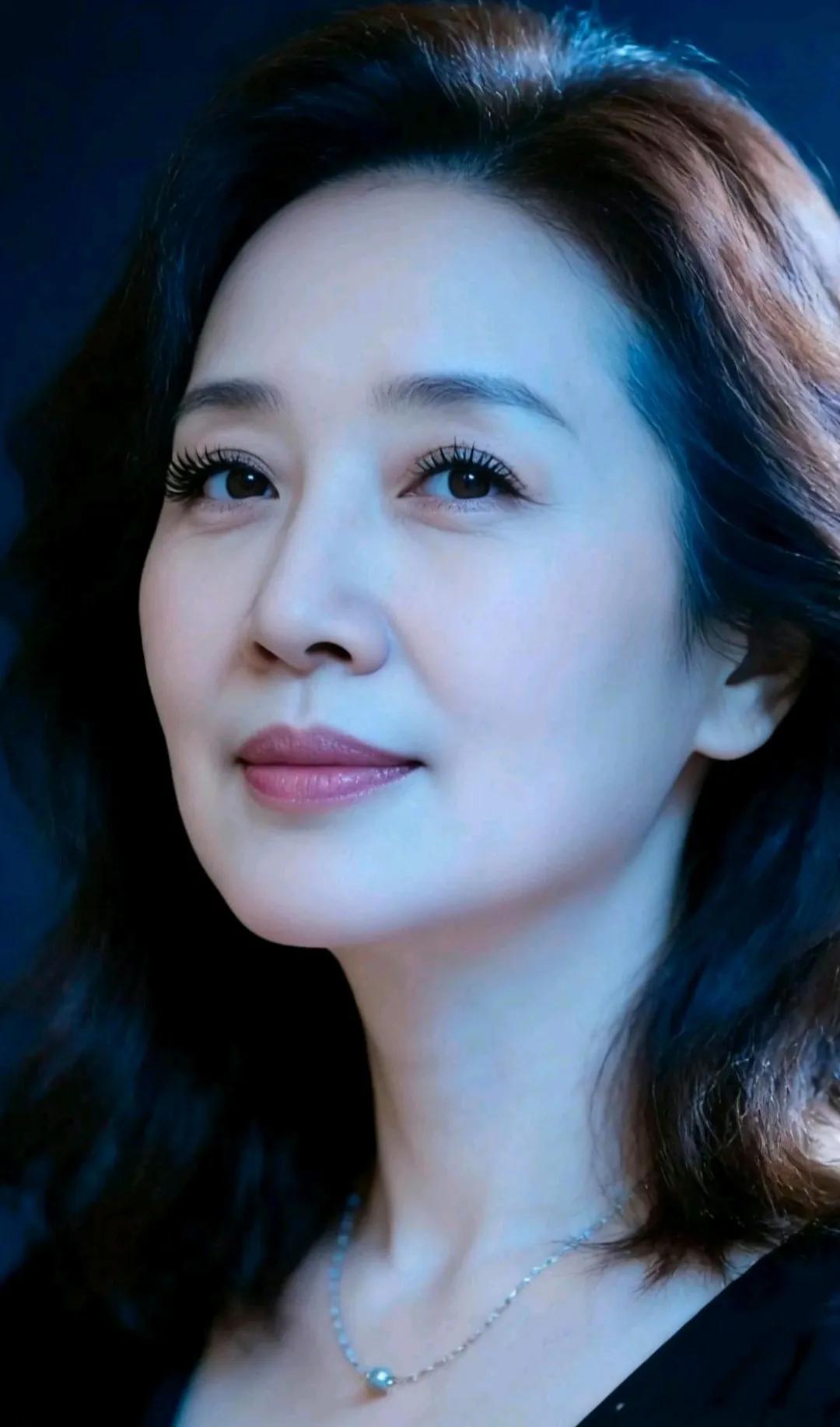 四十岁又如何，五十岁又怎样，我还不是照样美翻了天，不是吗[飞吻][飞吻][飞吻]