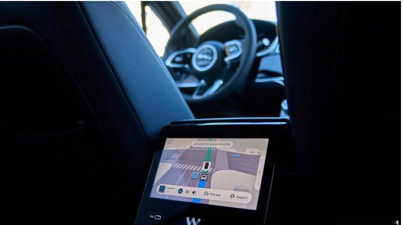 [纽约州长放弃推动自动驾驶出租车服务计划]
纽约州长凯西·霍楚尔搁置了一项允许在