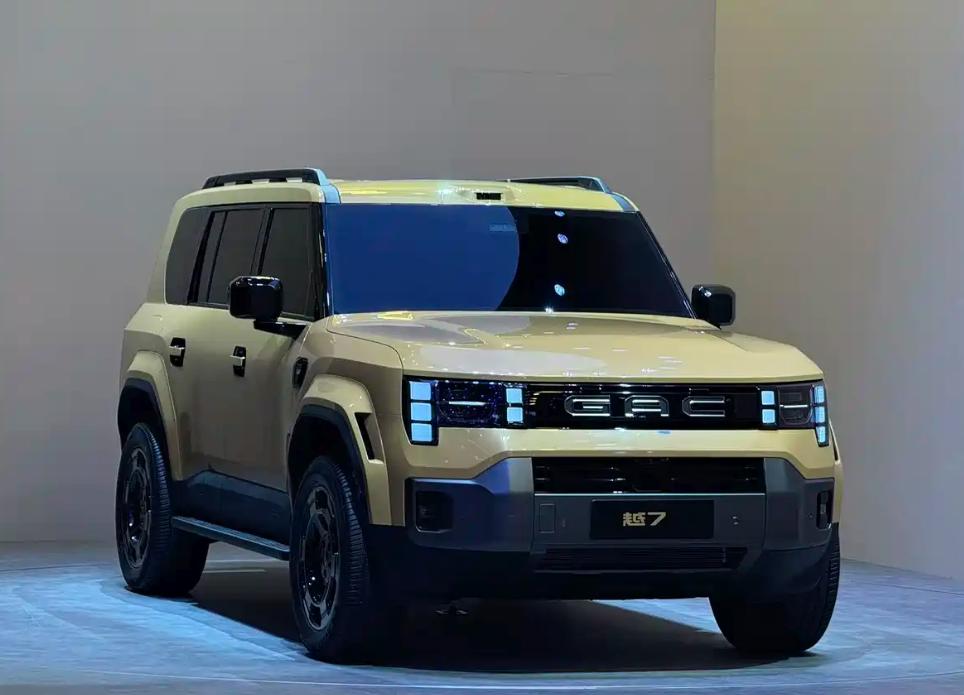 在2026北京车展上，广汽传祺的方盒子SUV来了，不过只是展示了一下外观。
整体