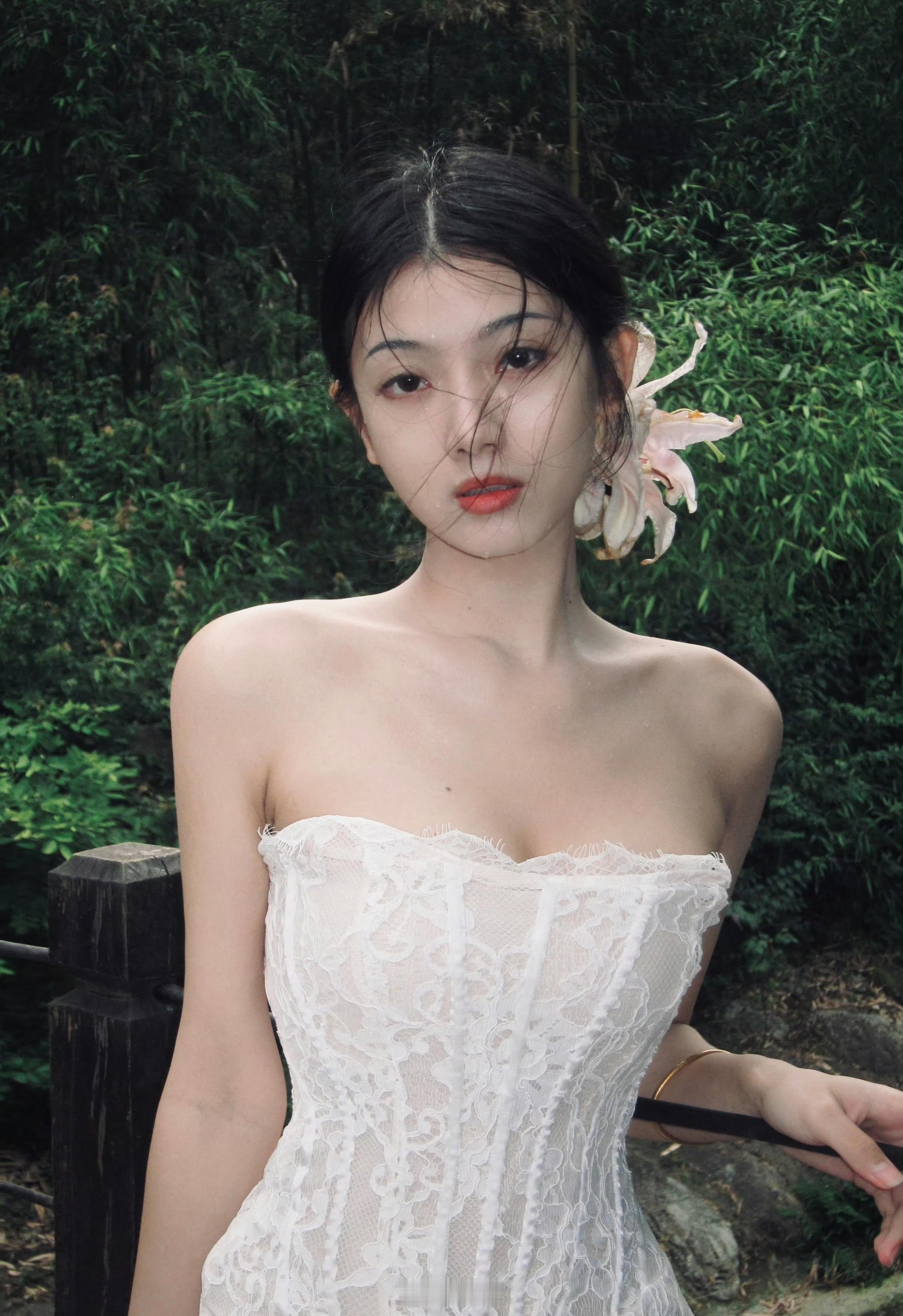 美得像朵花一样 ​​​
