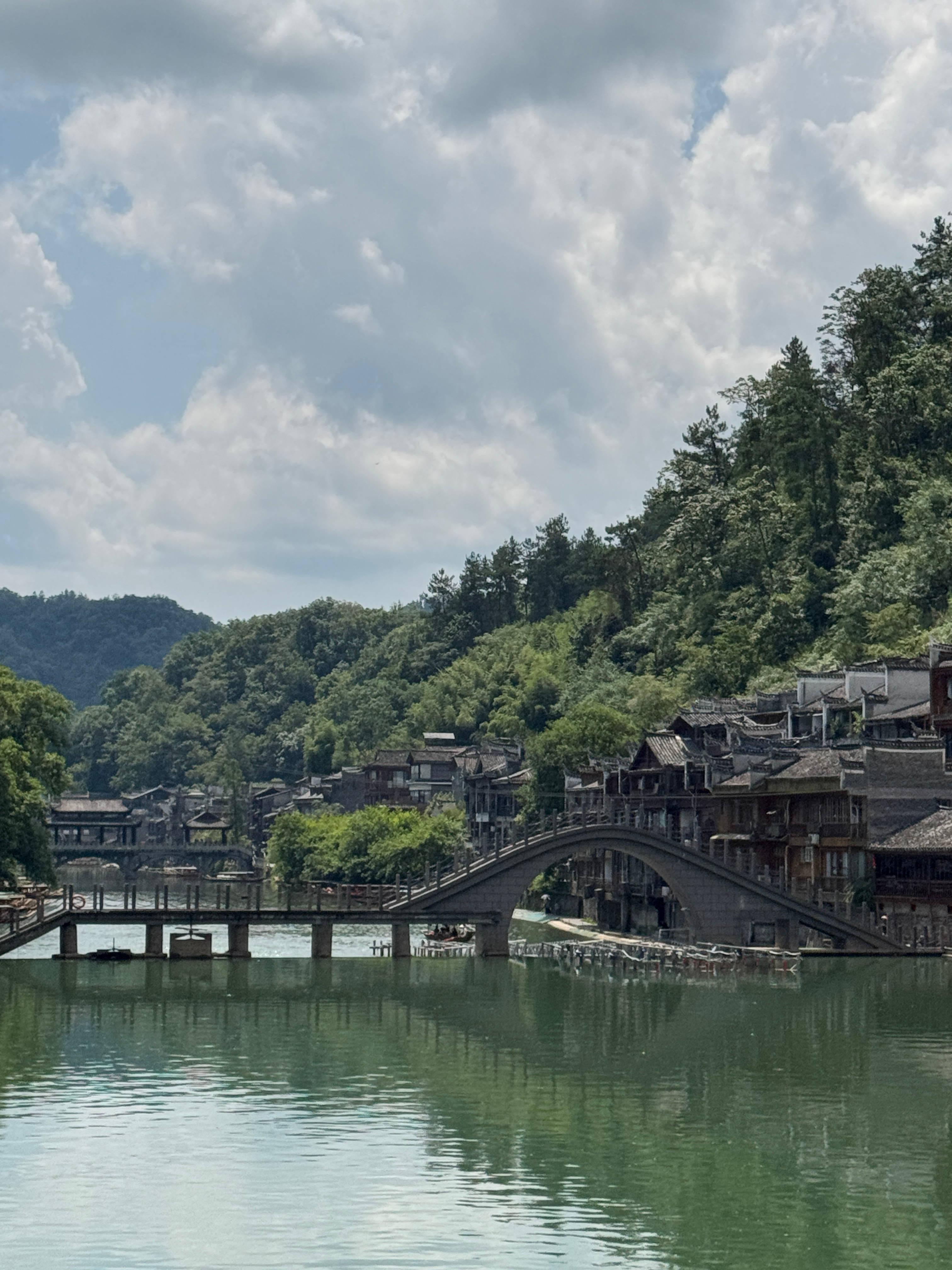 记录一下我的湖南行去了张家界 天门山 凤凰古城 长沙~玩爽啦看到了很多江南看不见