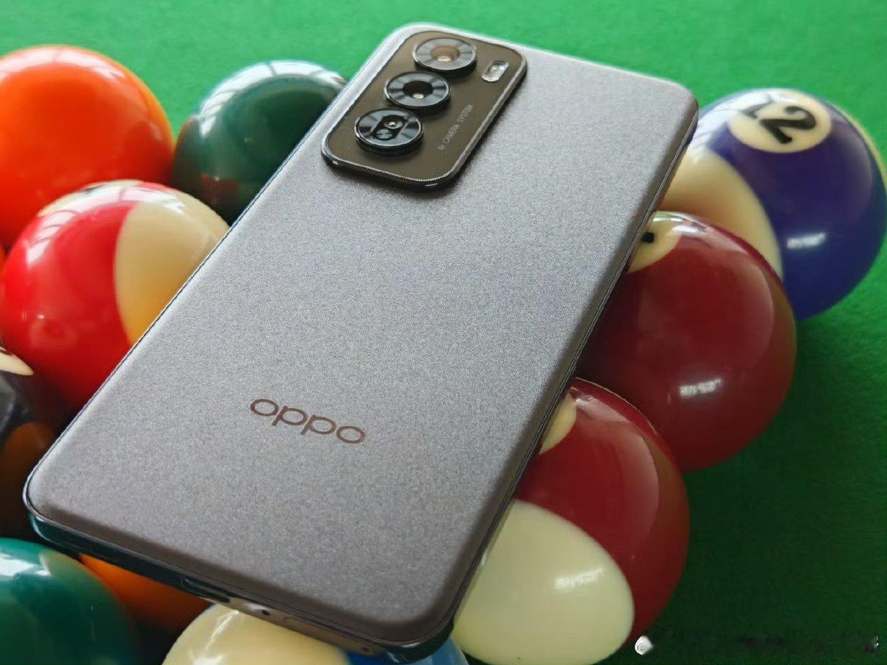 OPPO Reno12系列看来真的是很实惠的一款机型，机子续航表现越来越受到欢迎