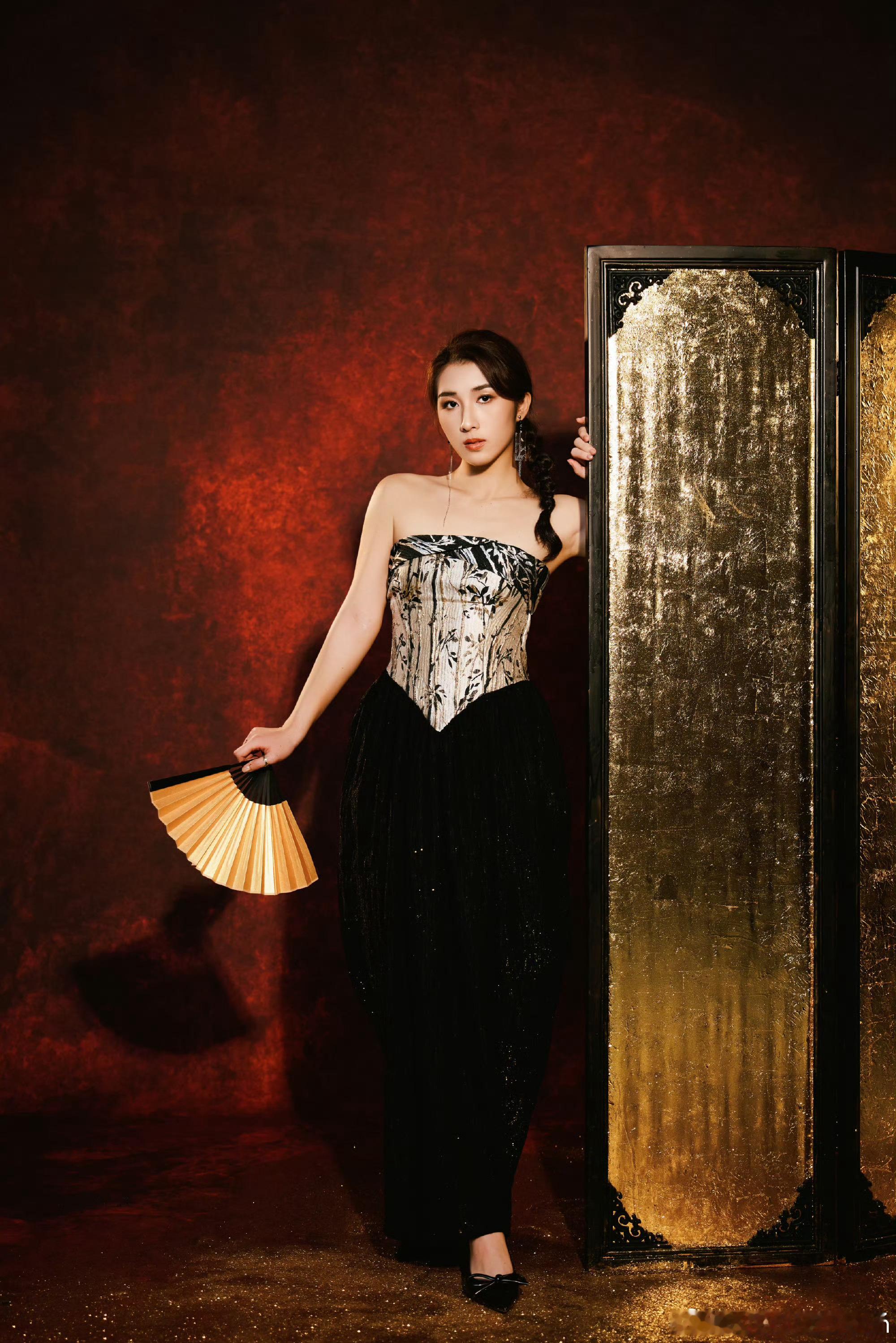 金曲奖女新人歌手和黄子弘凡是同学金曲奖四提的黑马是伯克利学生陈以诺用《慢花志》给
