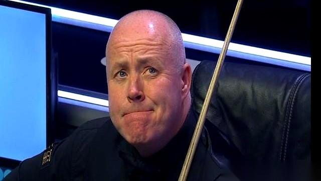 一个快50岁的“巫师”，一个才20出头的小孩。
在南京，决赛桌上，就这么站着两个