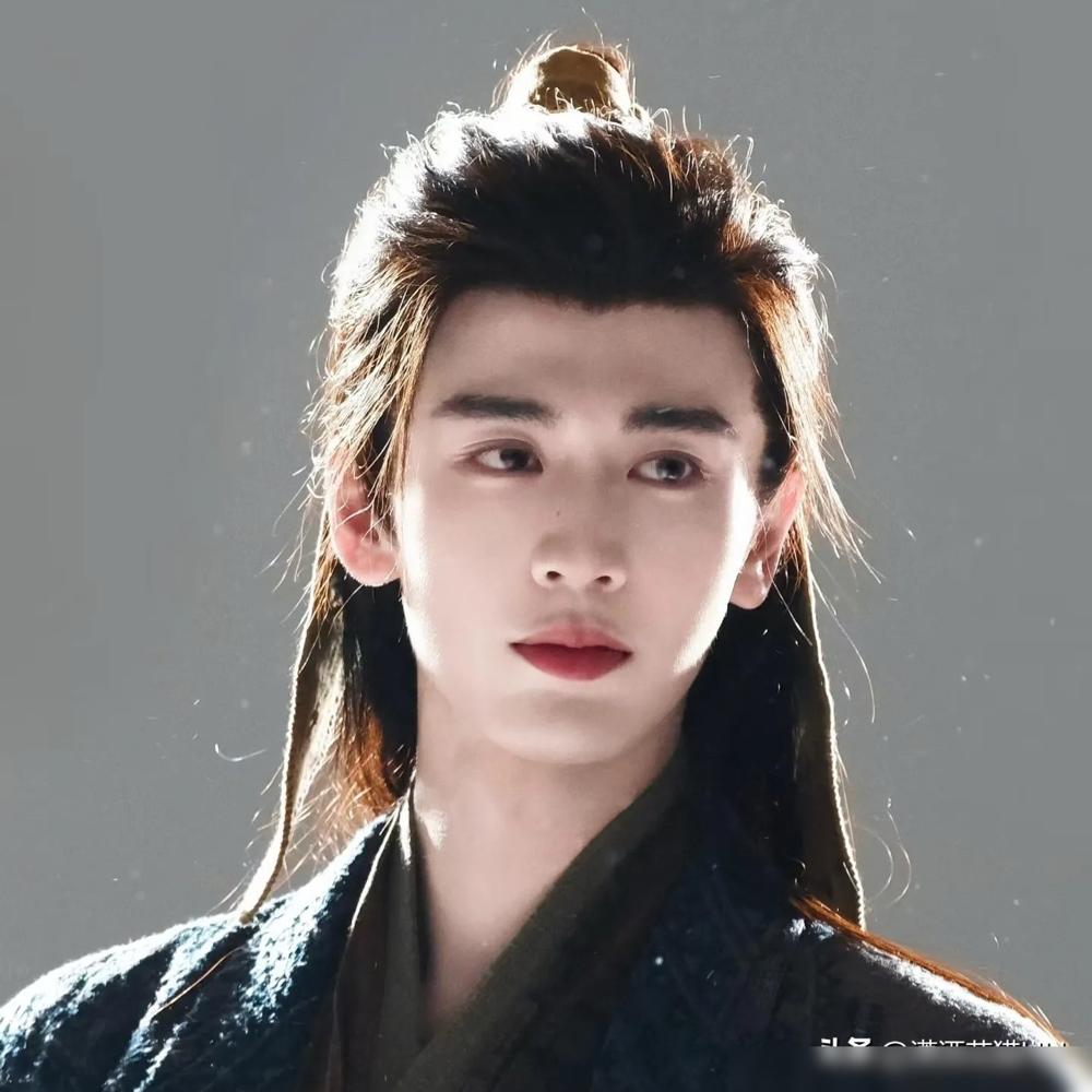 开播一天83个热搜，身边却没一个人讨论。这剧到底谁在看？
腾讯视频被扒出“1秒