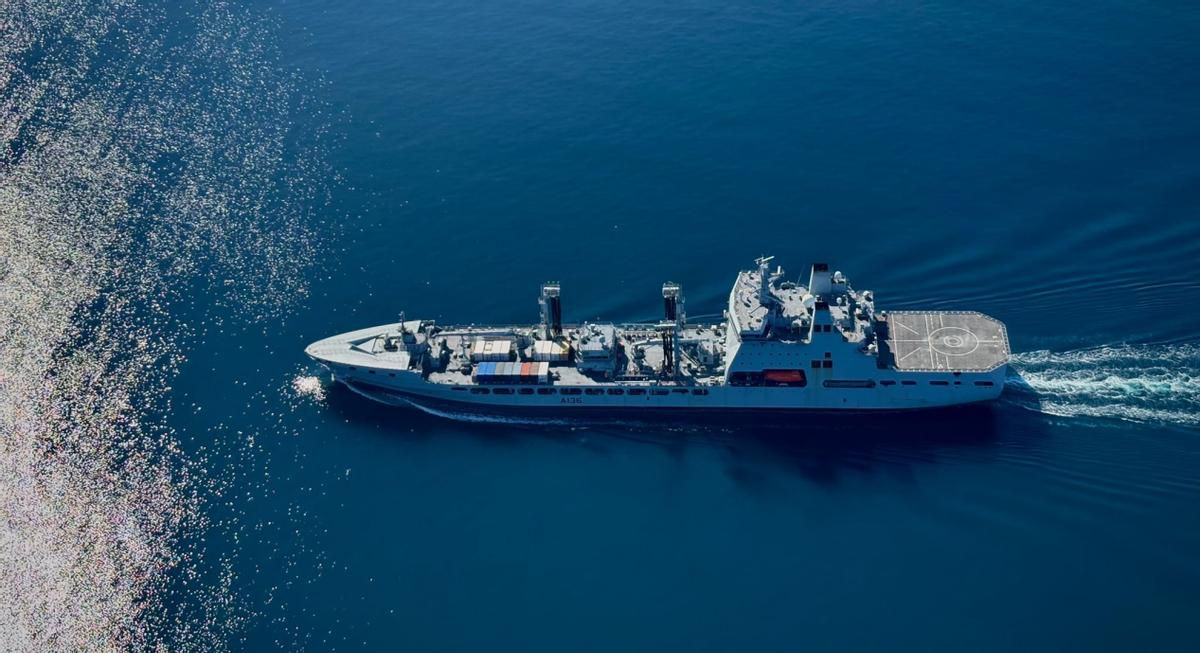 帮菲律宾站台，英国拉来一艘补给船勇闯南海


帮菲律宾站台，英国派了艘补给船搅局