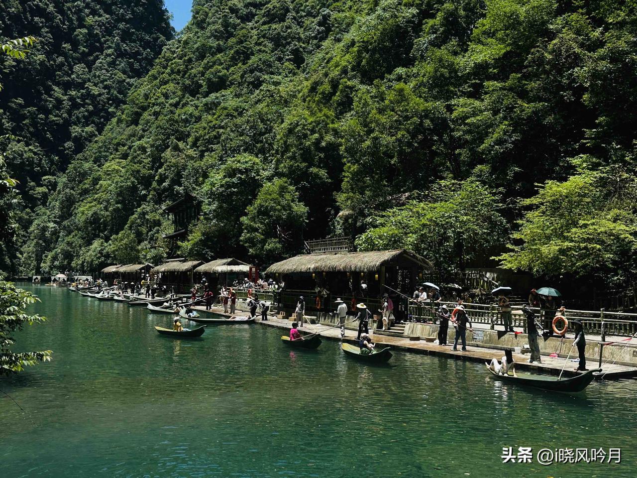 吐槽一下鹤峰屏山峡谷景区，花了210元，最美的亲水区域全部被商业旅拍公司占领。@