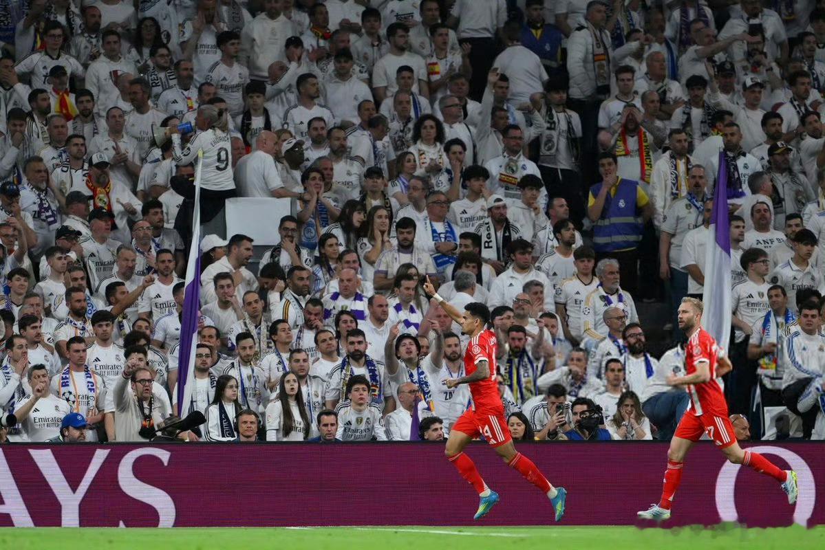 拜仁vs皇马北京时间4月16日3时，欧冠1/4决赛次回合，拜仁主场迎战皇马，首回