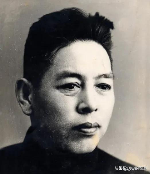 1932年地下党员身份暴露，特务头子登门拜访，一场生死博弈就此上演
 
1932