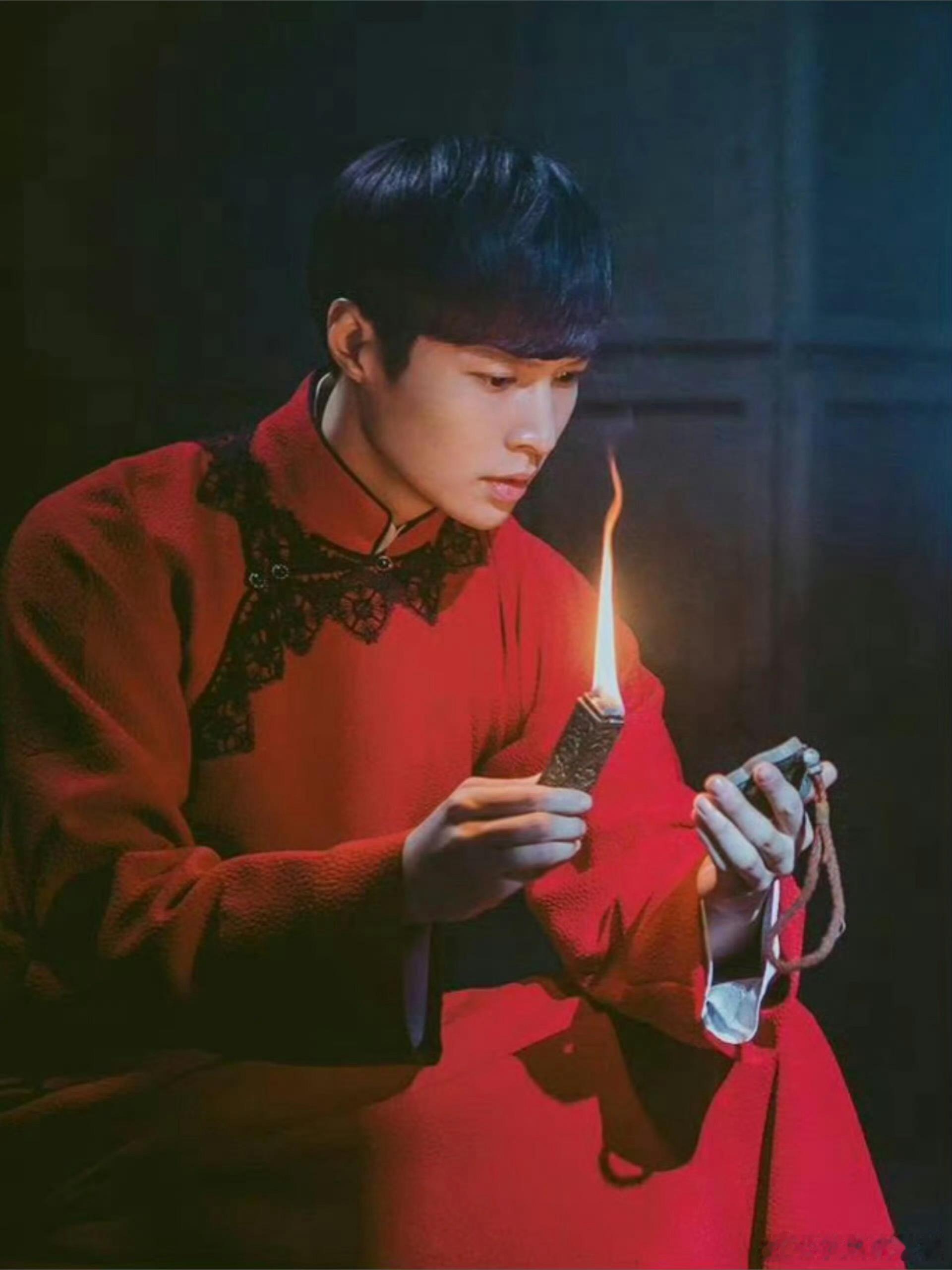 张艺兴二月红口碑内娱民国白月光天花板，还得是张艺兴二月红红衣烛火，一颦一笑皆是戏