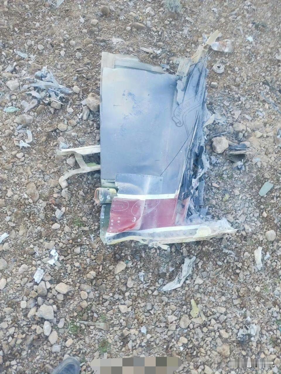 4月3日伊斯兰革命卫队发布声明称，在伊朗中部领空，伊朗的防空系统击落一架美军F-