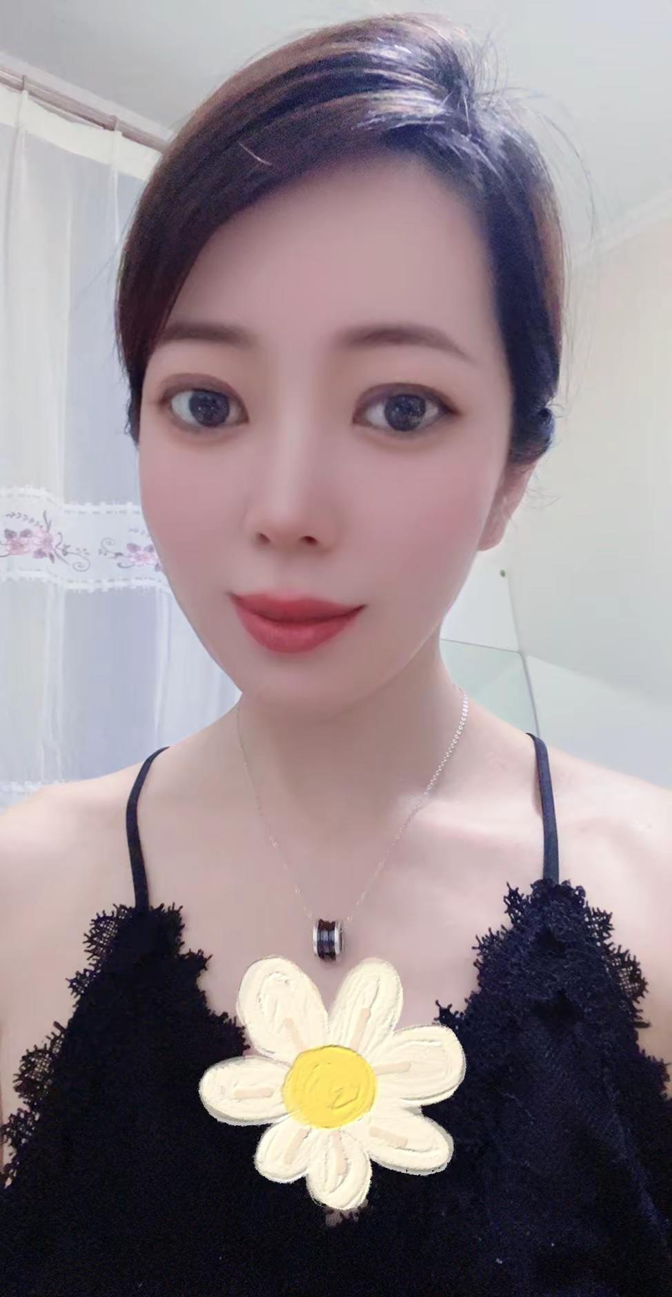 站在40多岁的圈子里，告别了从前的自己，虽然多了些疲惫但比从前通透了很多，学会了