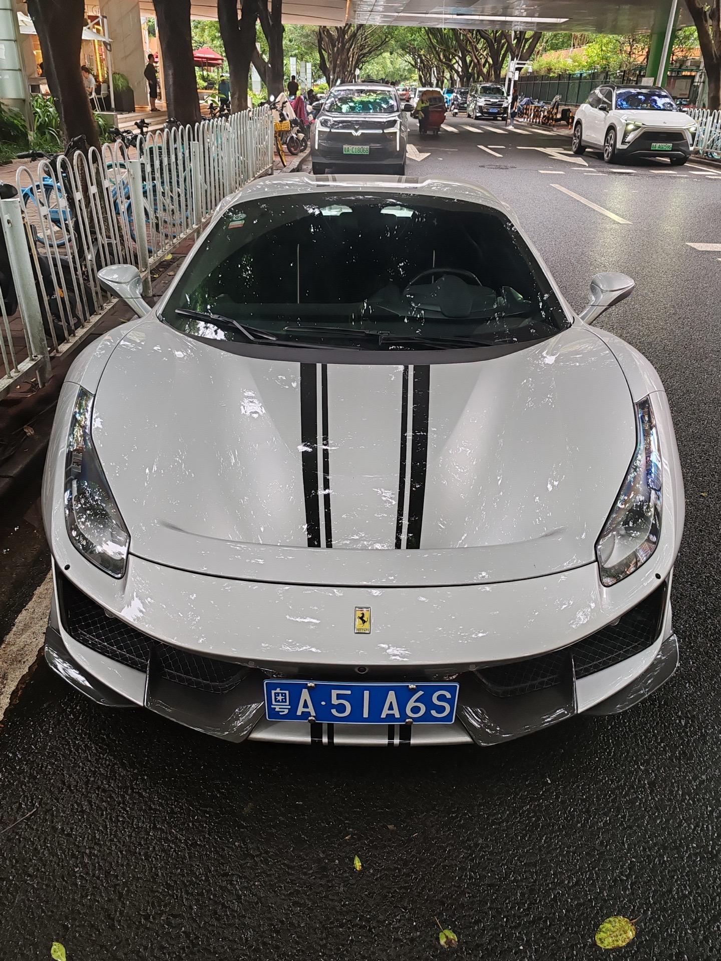 内地稀有的法拉利Pista Spider