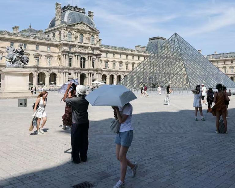 法国紧急下单，中国工厂7天交出2万台空调
一场极端热浪，让法国不得不跨越半个地球