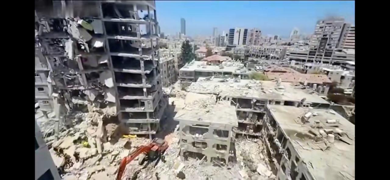 我们常以为战争是新闻里冰冷的伤亡数字，是地图上推拉的战线，却忘了每一个数字背后，