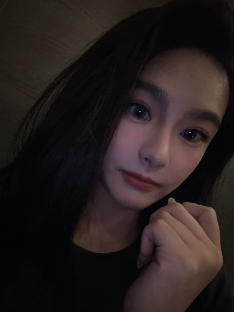 起晚了，追飞机，眼线飞了[皱眉]  ​​​