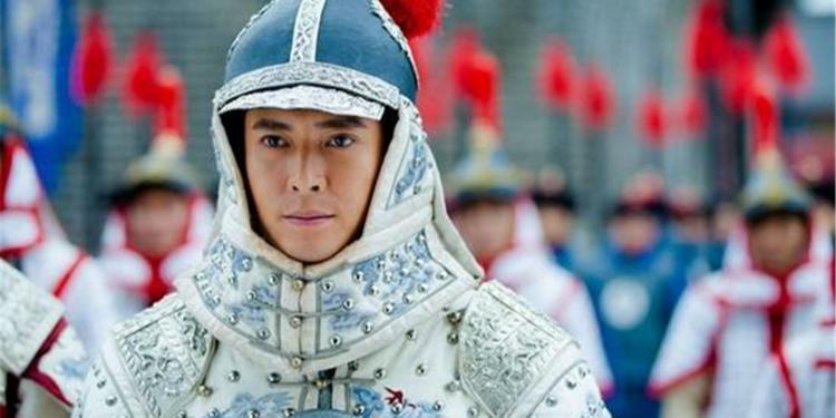 四百年后，再看多尔衮给华夏民众带来的四大灾难，唯有叹息。 
多尔衮1612年生于