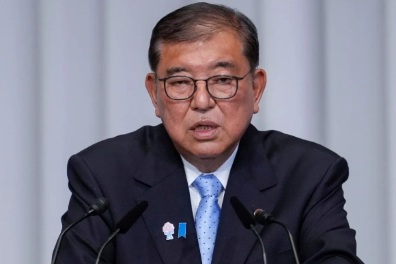 【#石破茂称将继续担任日本首相#】据彭博社27日报道，尽管自民党内部要求日本首相